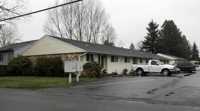 Walnut Court Apartments in Portland, OR - Building Photo - Building Photo