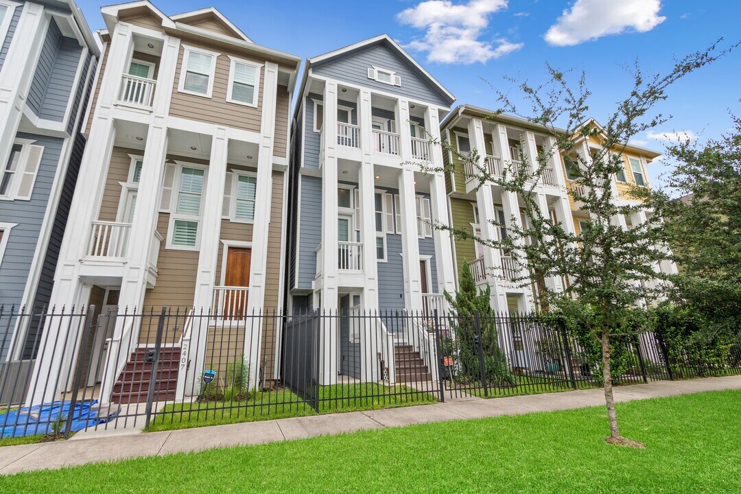 2409 Lawrence St in Houston, TX - Building Photo