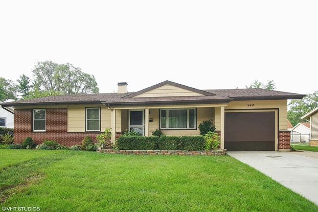 property at 944 Victoria Ln