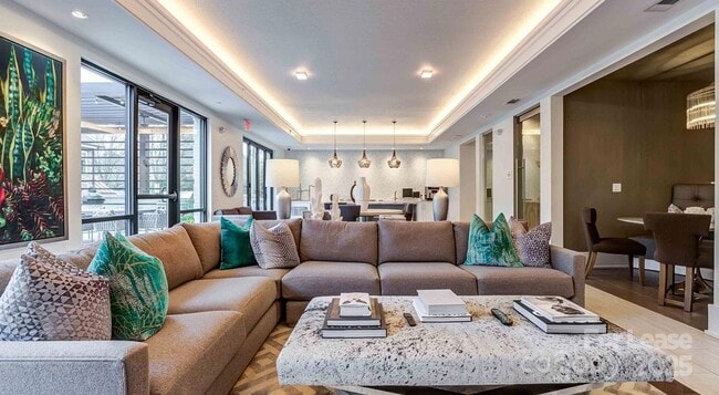 2426 Vail Ave, Unit C3 in Charlotte, NC - Foto de edificio - Building Photo