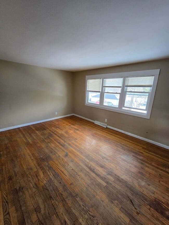 110-118 Milburn Dr in Syracuse, NY - Building Photo - Building Photo