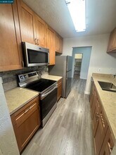 1085 Murrieta Blvd in Livermore, CA - Building Photo - Building Photo