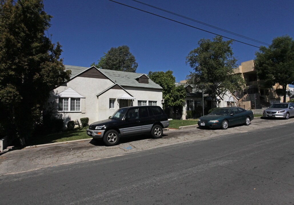 Samoa Gardens in Tujunga, CA - Building Photo