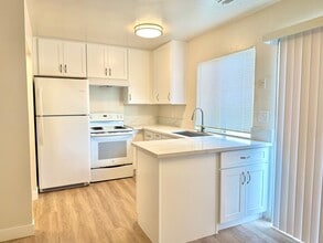 27463 Ponderosa Ct in Hayward, CA - Building Photo - Building Photo