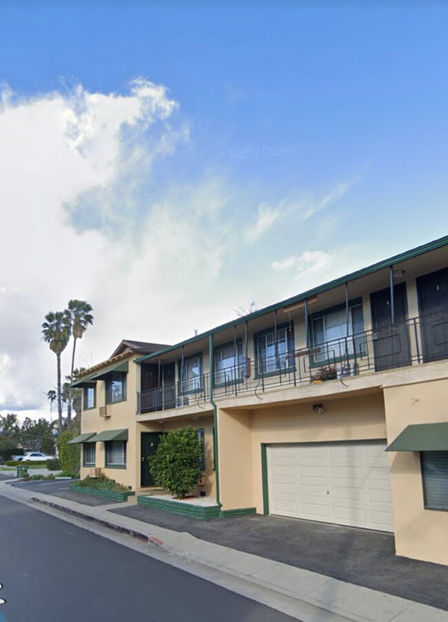 12329 Oxnard St, Unit 1
