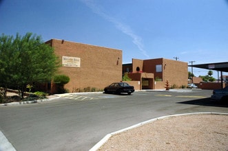Mountain Ridge Condominiums in Phoenix, AZ - Foto de edificio - Building Photo