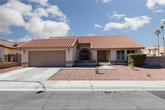 121 Hanover Dr in Henderson, NV - Building Photo - Building Photo