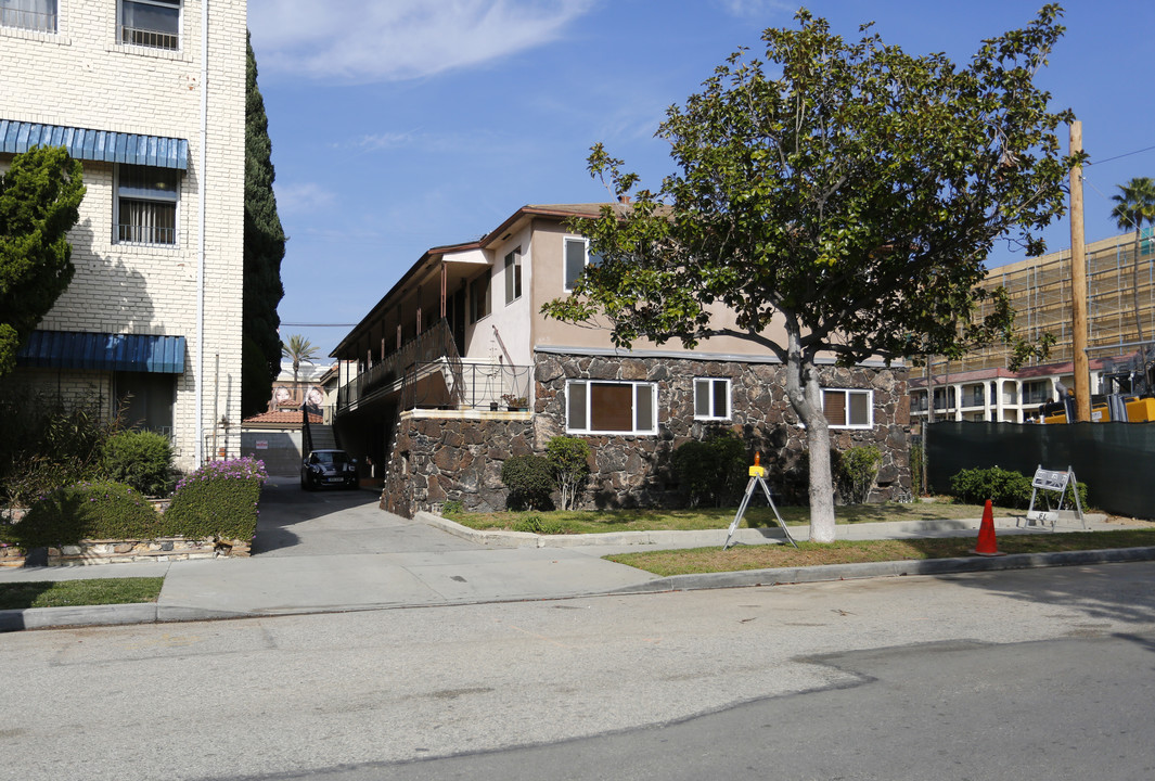 205 W Elk Ave in Glendale, CA - Foto de edificio