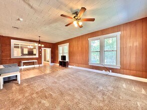 415 Ferguson St in Taylor, TX - Building Photo - Building Photo