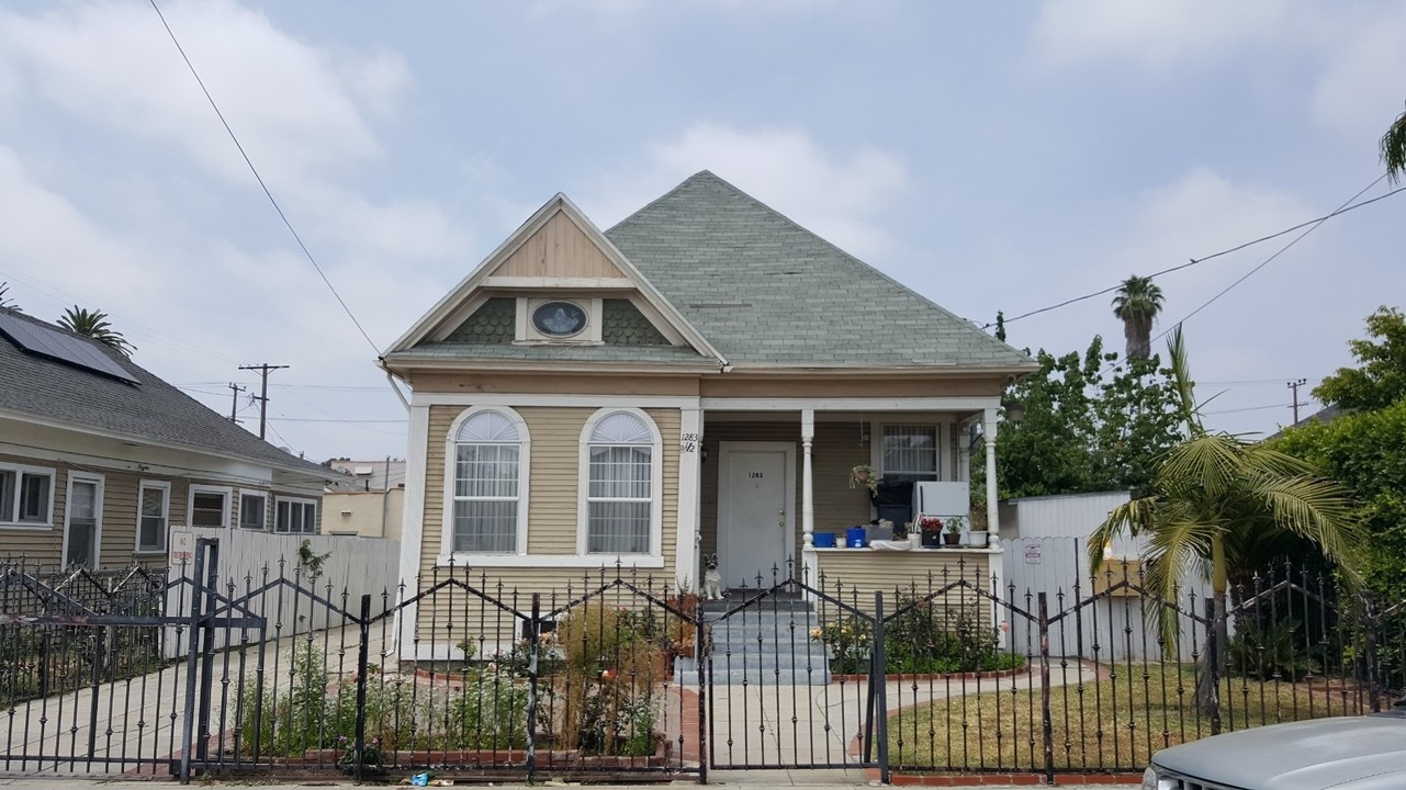 1283 W 24th St in Los Angeles, CA - Foto de edificio