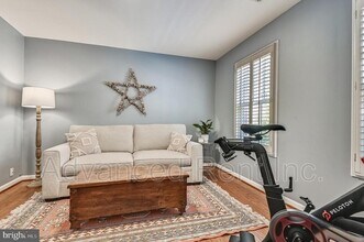11 W Churchill St in Baltimore, MD - Building Photo - Building Photo