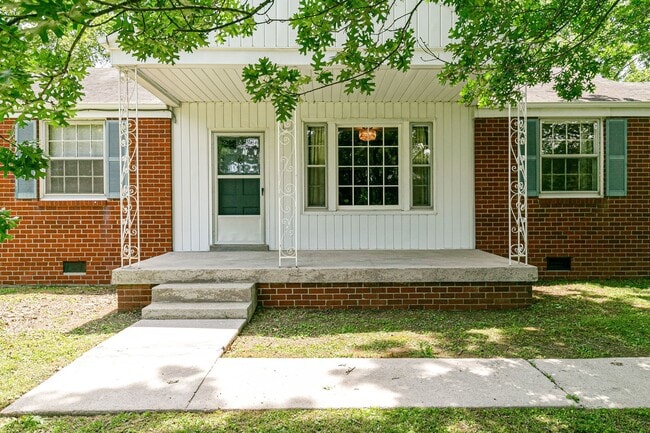 4824 Lynn Dr in Nashville, TN - Building Photo - Building Photo