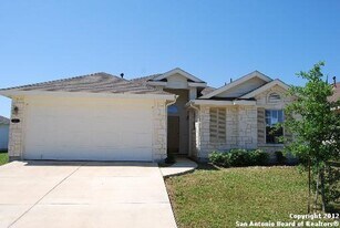 8462 Favero Cove in Converse, TX - Building Photo