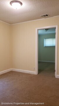 4220 Maplewood Dr photo'