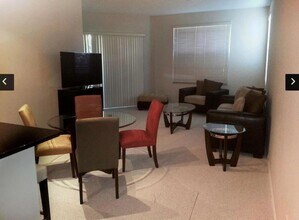 804 E Windward Way, Unit 119 in Lantana, FL - Building Photo - Building Photo