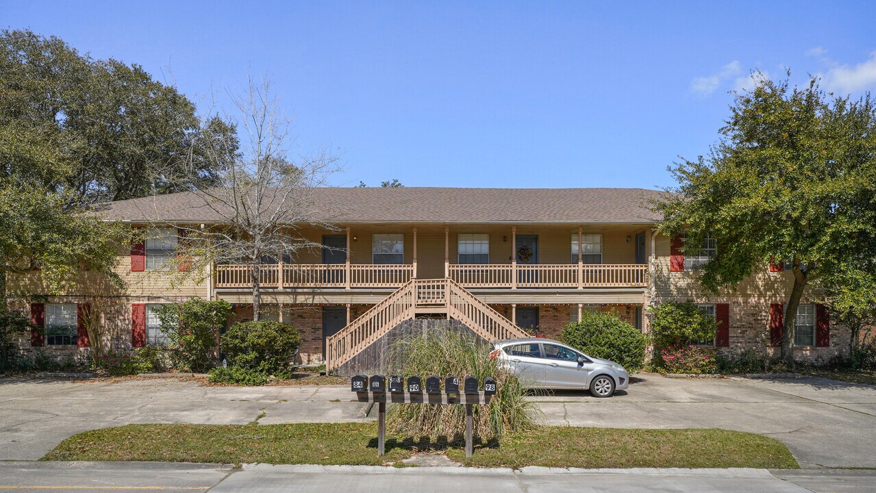 90 Lake Village Blvd in Slidell, LA - Building Photo