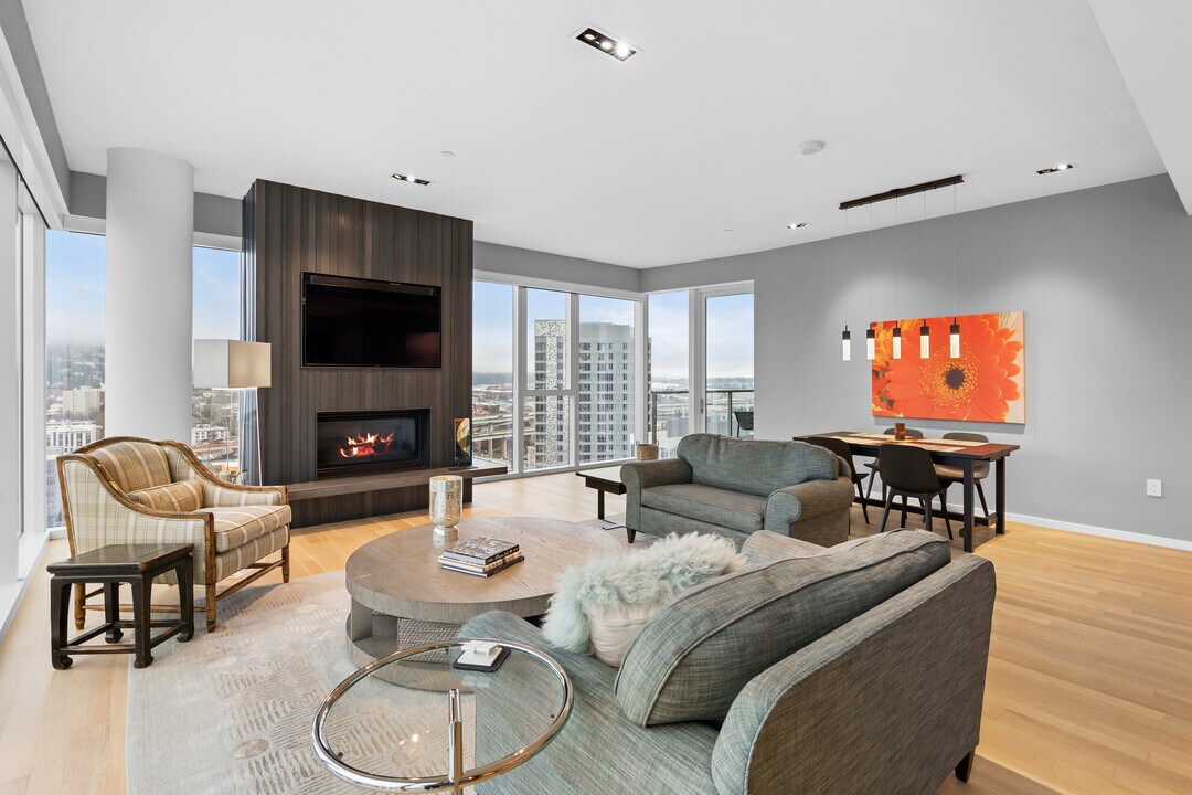 1075 NW Northrup, Unit 1914 in Portland, OR - Foto de edificio
