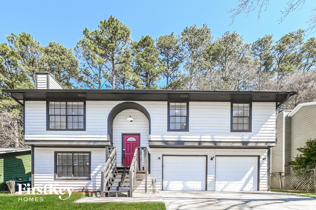 1206 Woodington Cir in Lawrenceville, GA - Building Photo