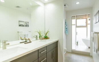 3264 Kazaz Ln in Los Angeles, CA - Foto de edificio - Building Photo