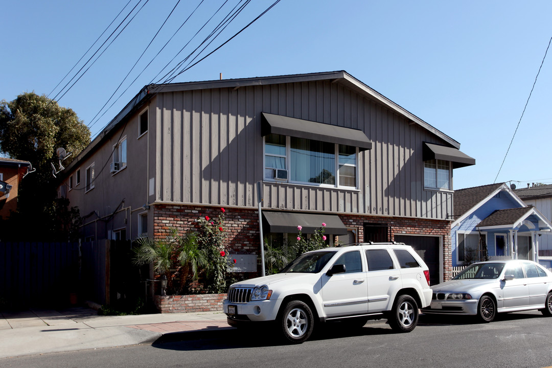 1040 Ximeno Ave in Long Beach, CA - Foto de edificio