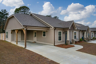 Chandler Reserve Club in Florence, SC - Building Photo - Building Photo