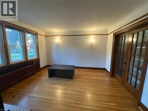 74 E 15th St in Hamilton, ON - Building Photo - Building Photo