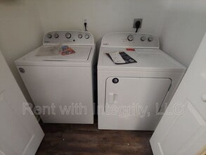 227 Dixie Dr in Tallahassee, FL - Foto de edificio - Building Photo