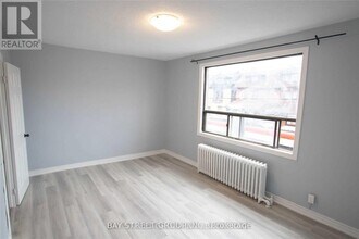 1104 College St in Toronto, ON - Building Photo - Building Photo