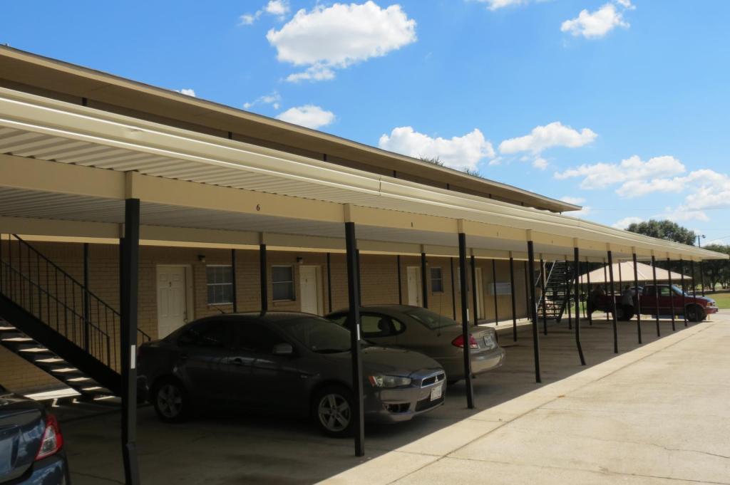 505 E Evergreen St in Mexia, TX - Building Photo