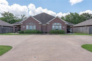 1421 Western Oaks Ct in Bryan, TX - Building Photo