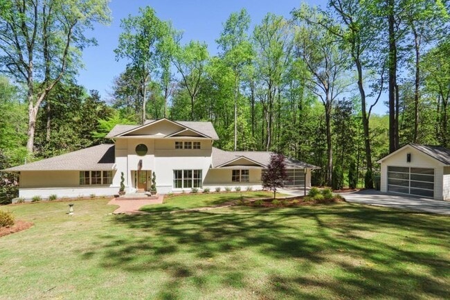 property at 1007 Somerset Dr NW