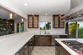 15451 Longbow Dr in Los Angeles, CA - Building Photo - Building Photo