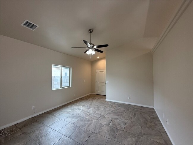 3298 E Coarra Dr in Kingman, AZ - Building Photo - Building Photo