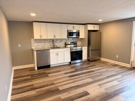 396 Main St, Unit 2 in Hyannis, MA - Building Photo