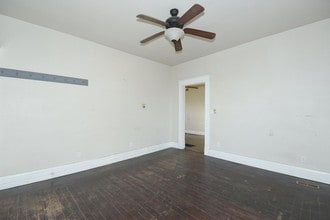 536 W Monument St in Colorado Springs, CO - Building Photo - Building Photo