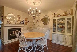 3218 F Ave in Anacortes, WA - Foto de edificio - Building Photo