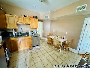 22 Fisher Ave in Boston, MA - Building Photo - Building Photo