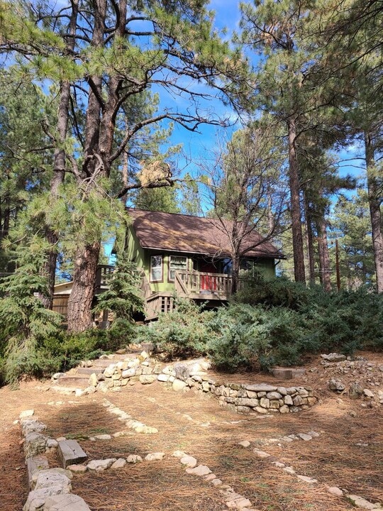 527 N Pawnee St in Flagstaff, AZ - Building Photo