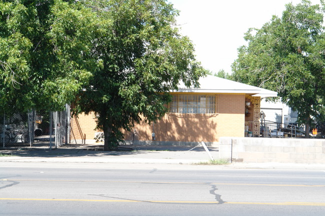 Mobile Home Park in El Paso, TX - Building Photo - Building Photo