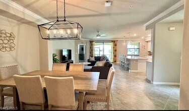 17360 Cherrywood Ct in Bonita Springs, FL - Foto de edificio - Building Photo