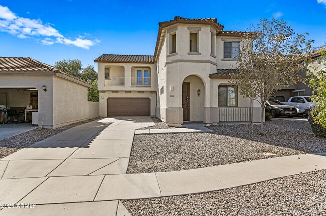 property at 4046 S Tatum Ln