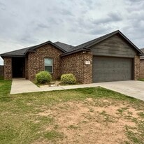 1020 Preston Trails in Wolfforth, TX - Building Photo