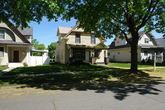 1224 W Spofford Ave in Spokane, WA - Foto de edificio - Building Photo