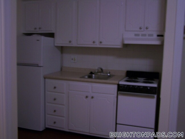 164 N Beacon St in Boston, MA - Building Photo - Building Photo