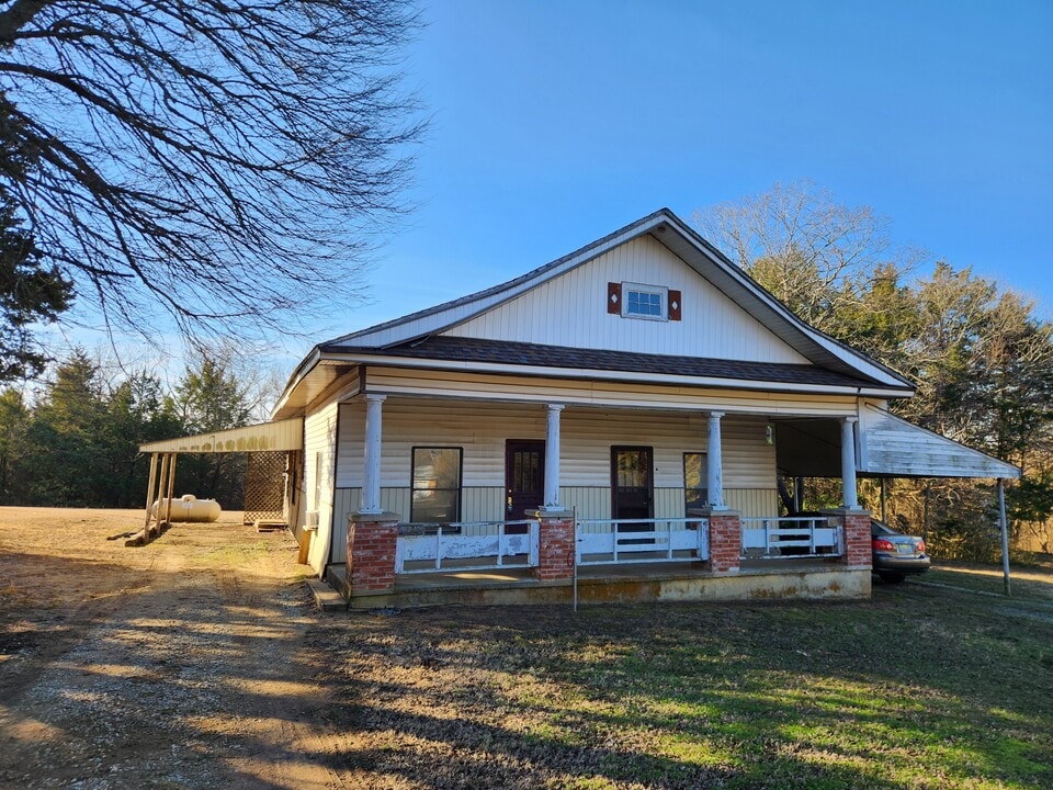 18541 County Rd 1500 in Ada, OK - Building Photo