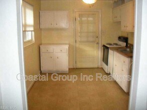 5605 Westbury Rd in Virginia Beach, VA - Building Photo - Building Photo