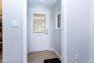 4120 Lotus Dr in Waterford Township, MI - Building Photo - Building Photo