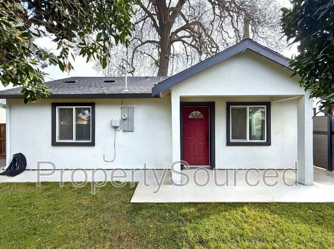 property at 805 W Yosemite Ave