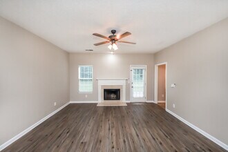 229 Oakview Dr in Dallas, GA - Building Photo - Building Photo