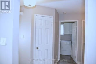85 Barnes Dr in Ajax, ON - Building Photo - Building Photo